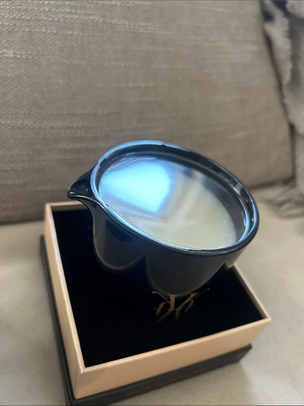 New in Box Kiki De Montparnasse Massage Candle in Santal